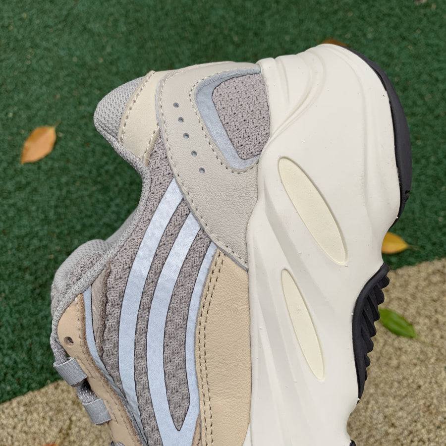 yeezy boost 700 v2 cream 2021 replica yeezy boost 700 v2 cream 2021 replica