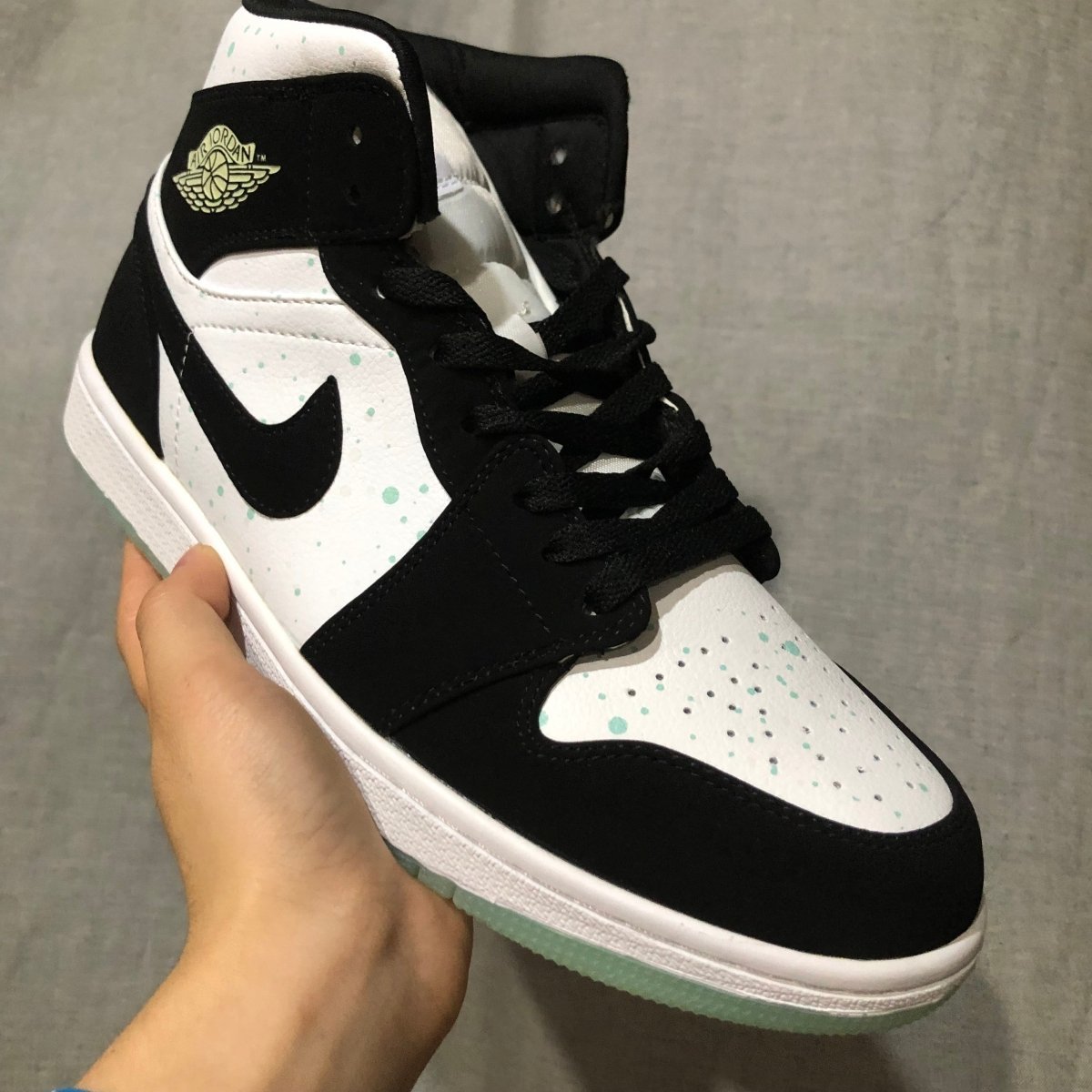 jordan 1 mid x black mint dots jordan 1 mid x black mint dots
