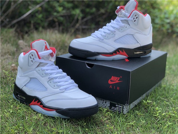 Jordan 5 Retro X, огненно-красный, серебристый язычок Jordan 5 Retro X, огненно-красный, серебристый язычок