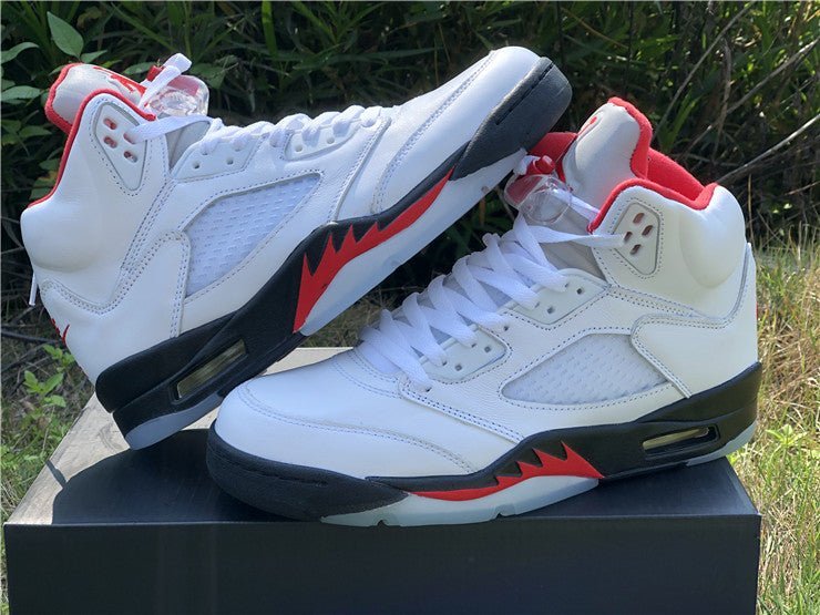Jordan 5 Retro X, огненно-красный, серебристый язычок Jordan 5 Retro X, огненно-красный, серебристый язычок
