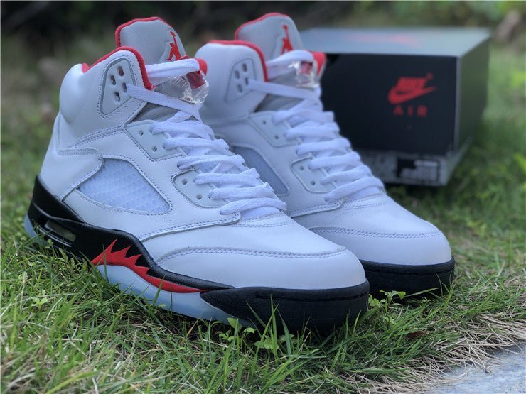 Jordan 5 Retro X, огненно-красный, серебристый язычок Jordan 5 Retro X, огненно-красный, серебристый язычок