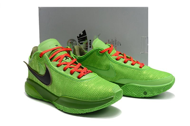 Nike LeBron 20 × 格林奇 Nike LeBron 20 × 格林奇
